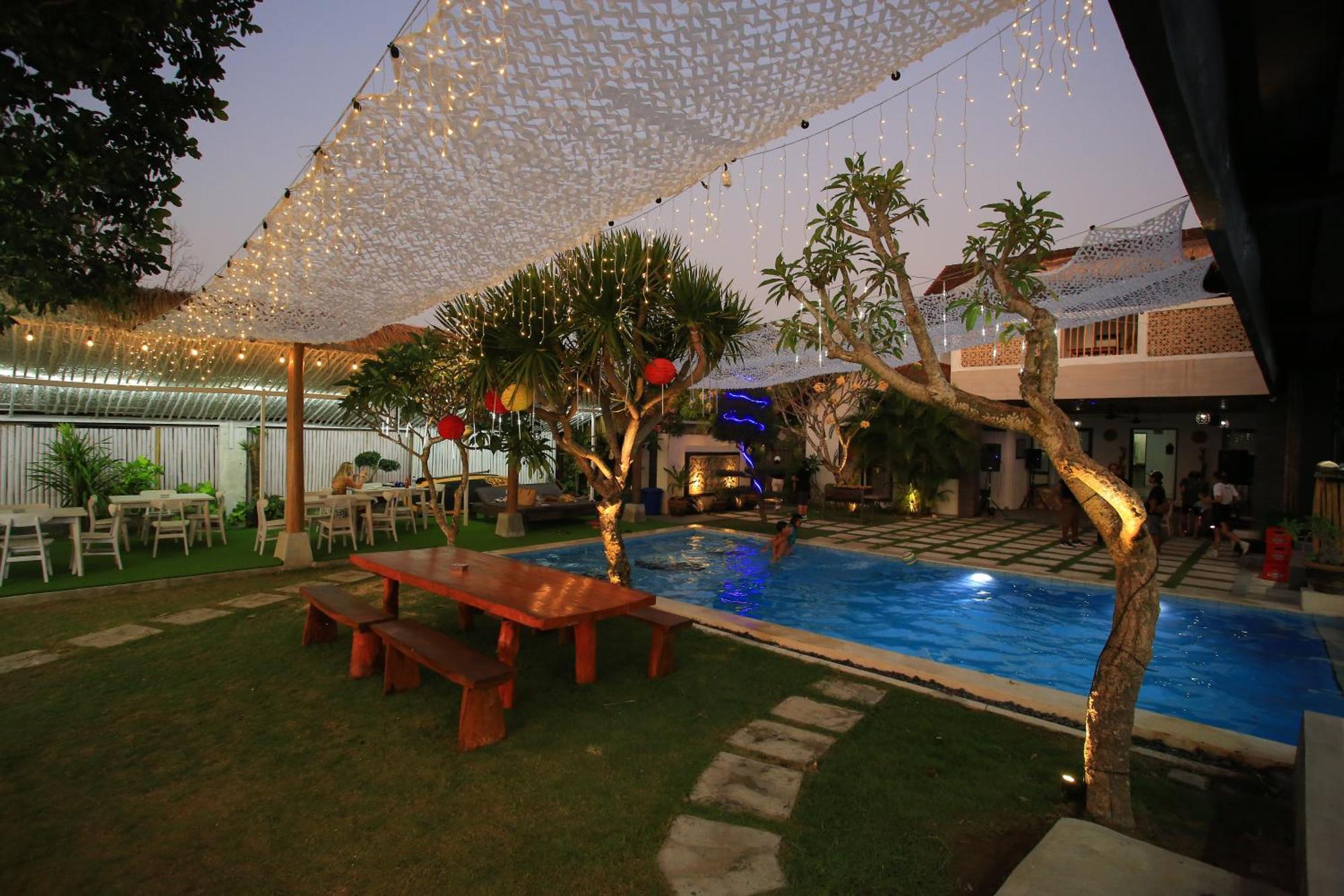 3 Monkeys Lembongan Studio Apartments Gym Recovery Centre Exterior photo